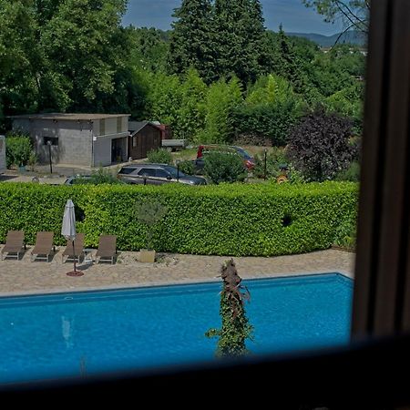 La Vieille Tour Bed and Breakfast Salavas Εξωτερικό φωτογραφία