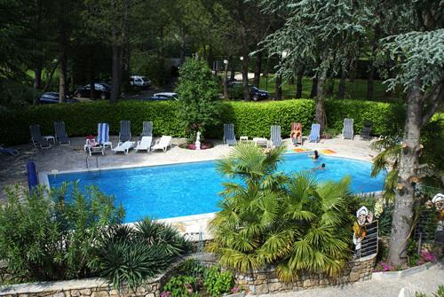 La Vieille Tour Bed and Breakfast Salavas Εξωτερικό φωτογραφία