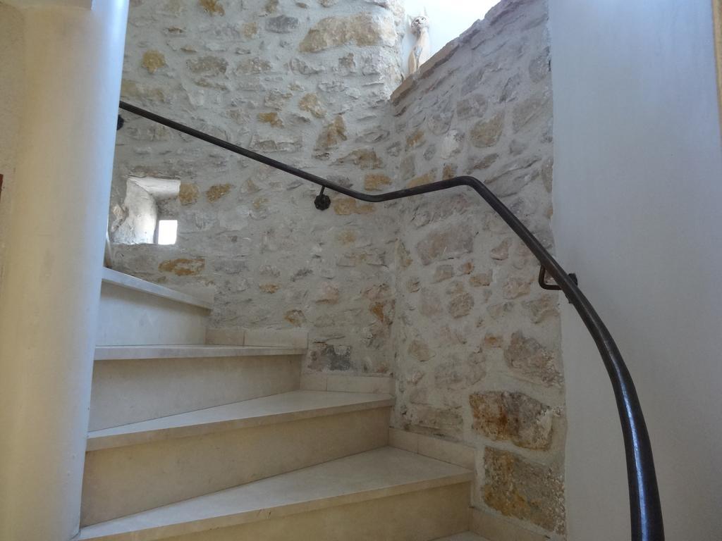 La Vieille Tour Bed and Breakfast Salavas Δωμάτιο φωτογραφία