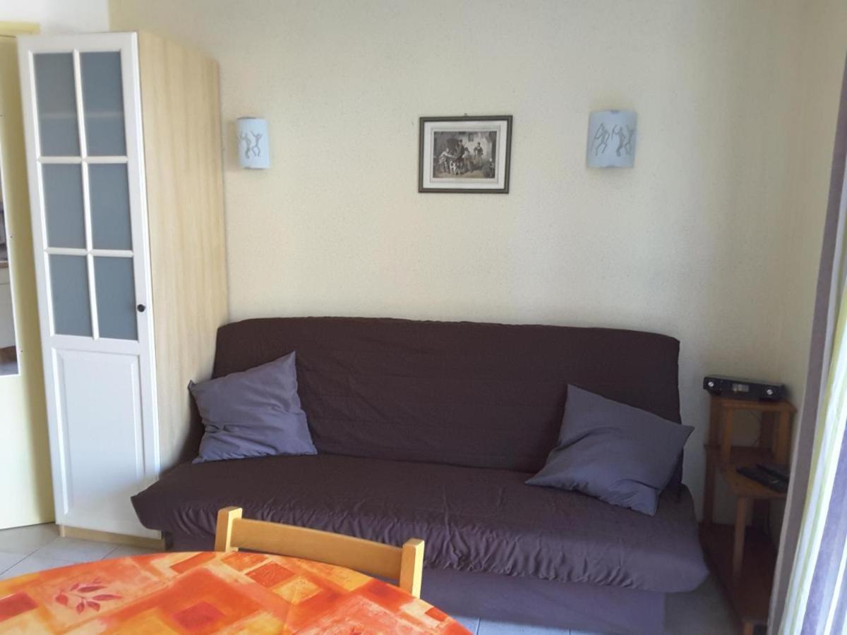 La Vieille Tour Bed and Breakfast Salavas Εξωτερικό φωτογραφία