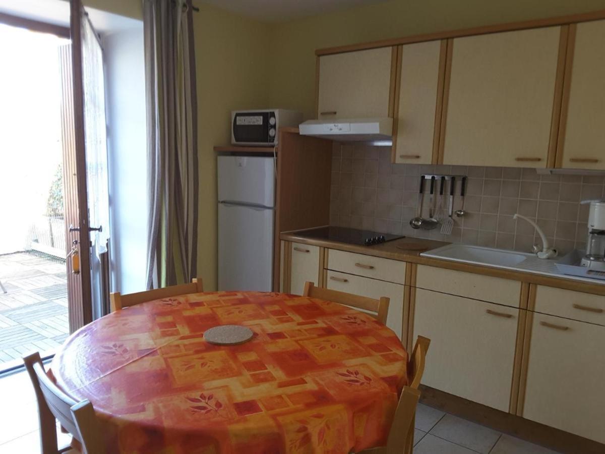 La Vieille Tour Bed and Breakfast Salavas Εξωτερικό φωτογραφία